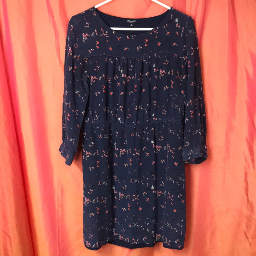 Madewell Silk Dress Size 6 Navy with Abstract Red birds Elastic waist Lined